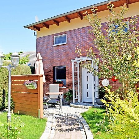 Ferienhaus Zum Hafen In Altefaehr Εξωτερικό φωτογραφία