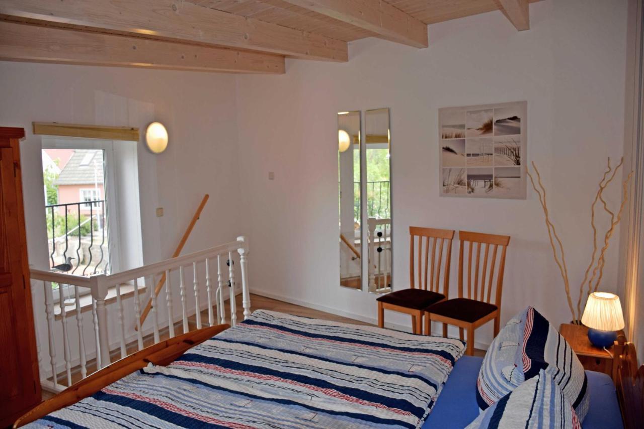 Ferienhaus Zum Hafen In Altefaehr Εξωτερικό φωτογραφία